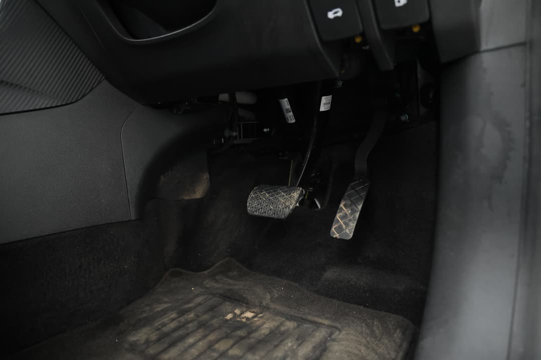 2023 MG ZS Excite, Automatic, 37488 km, Pedals and Footmat