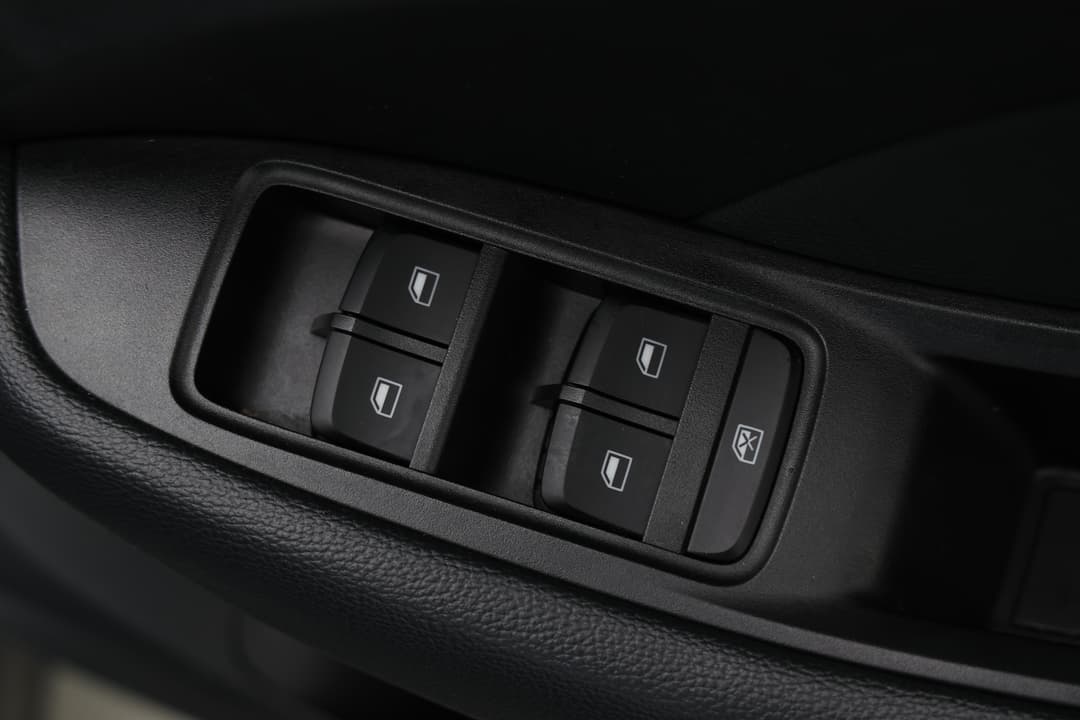 2023 MG ZS Excite, Automatic, 37488 km, Drivers Side Door Panel Controls