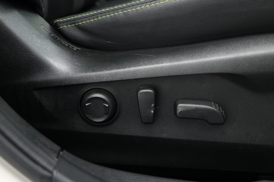 2023 Subaru Outback AWD Sport, Automatic, 97654 km, Drivers Side Adjustment Panel