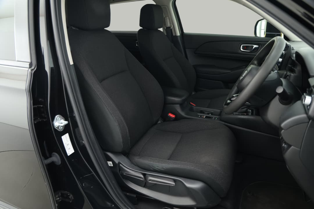 2022 Honda HR-V Vi X, Automatic, 27827 km, Right Side Front Door Cabin View