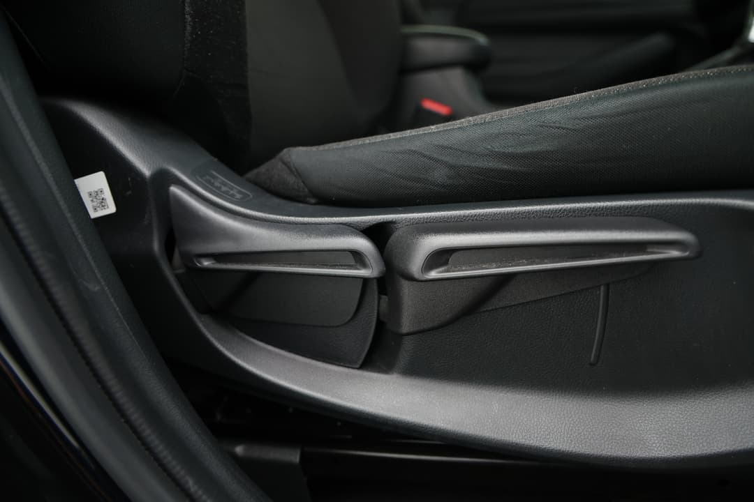 2022 Honda HR-V Vi X, Automatic, 27827 km, Drivers Side Adjustment Panel
