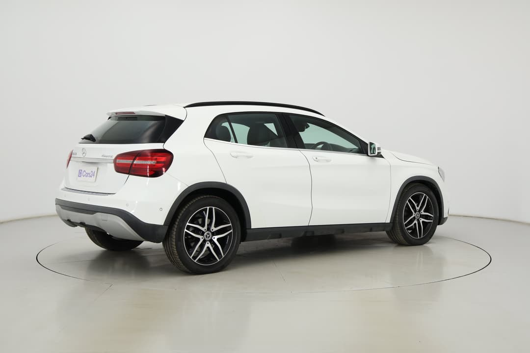 2018 Mercedes-benz GLA 180, Automatic, 63661 km, Right Back Diagonal (45- Degree) View