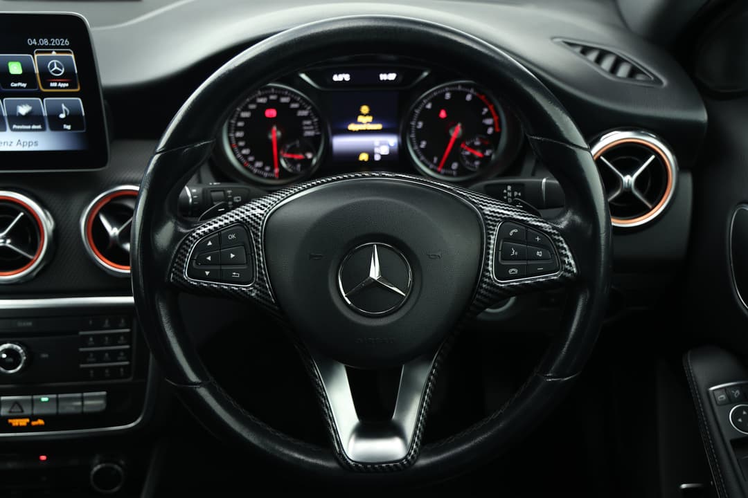 2018 Mercedes-benz GLA 180, Automatic, 63661 km, Steering Wheel Close-up