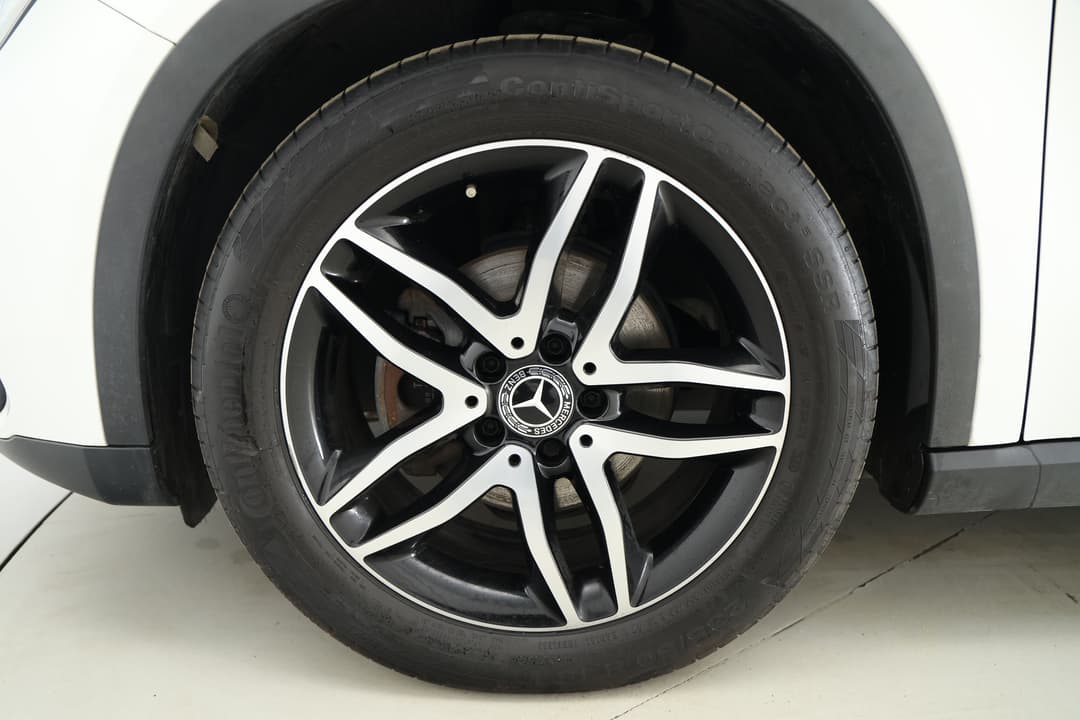 2018 Mercedes-benz GLA 180, Automatic, 63661 km, Left Front Wheel
