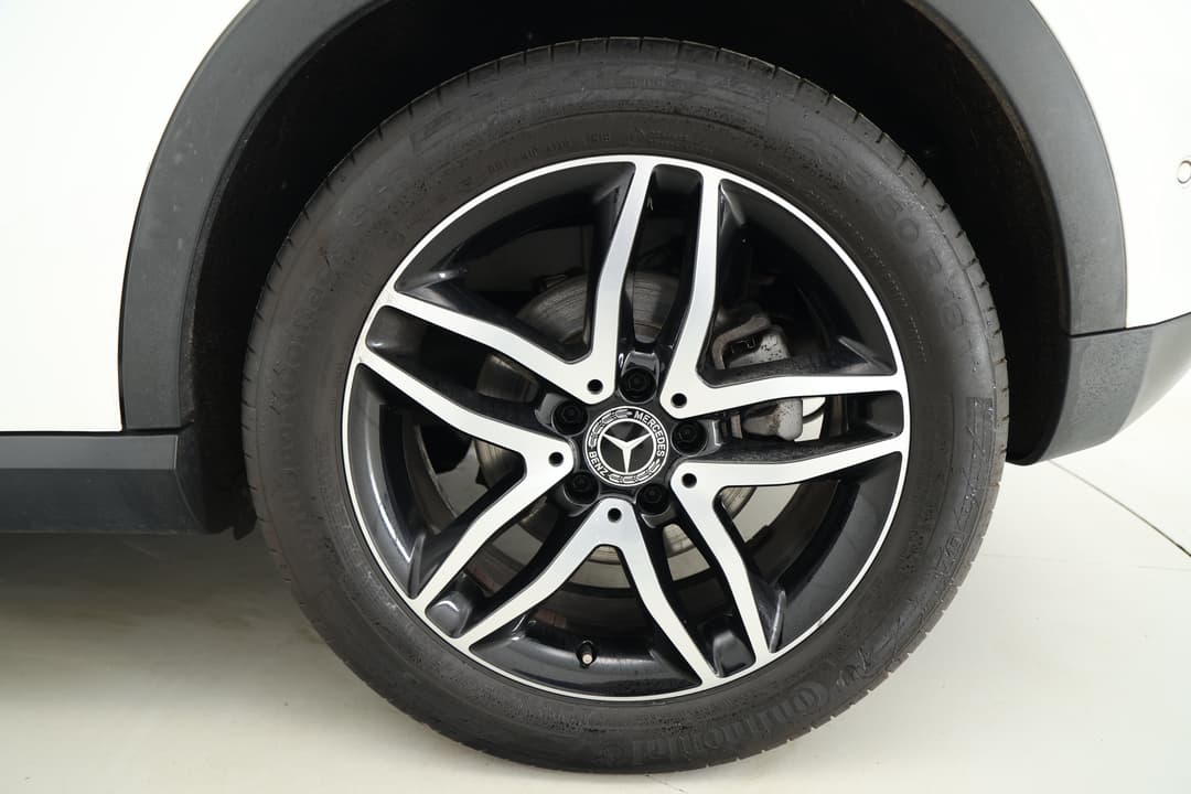 2018 Mercedes-benz GLA 180, Automatic, 63661 km, Left Rear Wheel