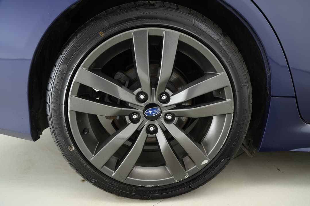 2016 Subaru WRX Premium (AWD), Manual, 99342 km, Right Rear Wheel