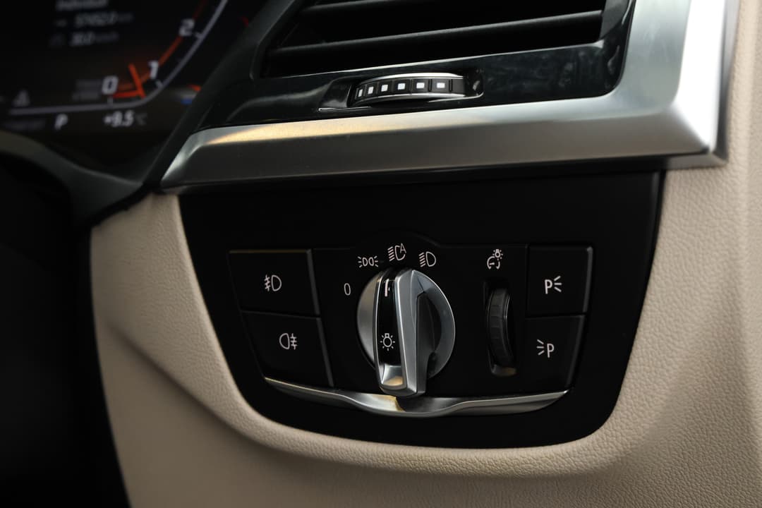 2021 BMW X3 M40i, Automatic, 57473 km, Utility Switches/Buttons