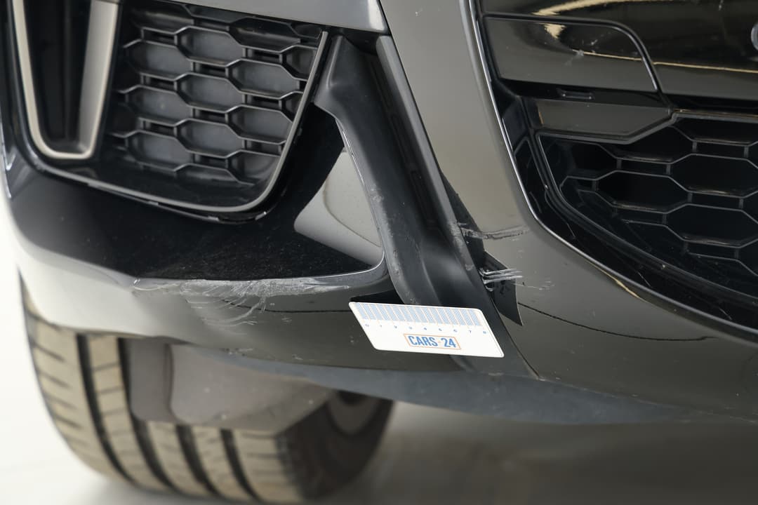 2021 BMW X3 M40i, Automatic, 57473 km, Bumper Front Scratch