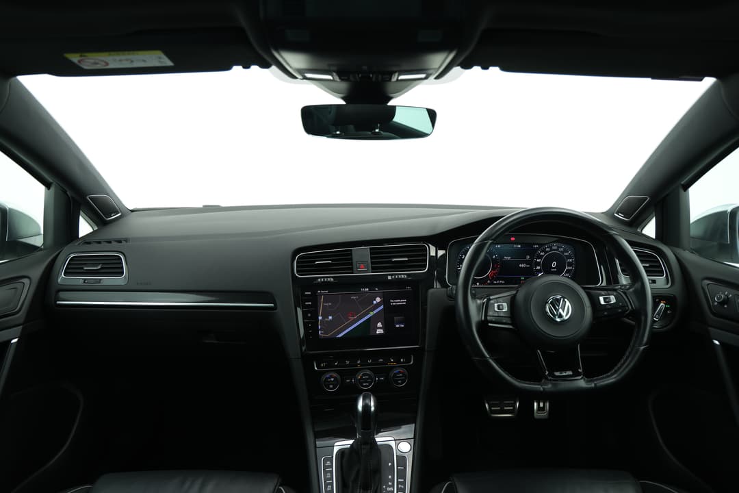 2018 Volkswagen Golf R, Automatic, 102709 km, Dashboard View