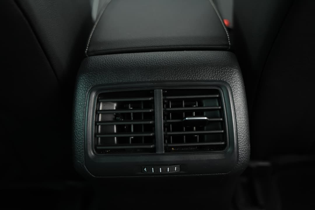 2018 Volkswagen Golf R, Automatic, 102709 km, Rear A/C Vent