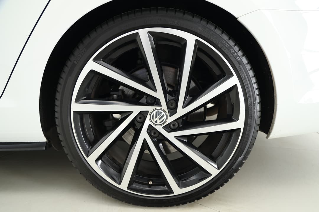 2018 Volkswagen Golf R, Automatic, 102709 km, Left Rear Wheel