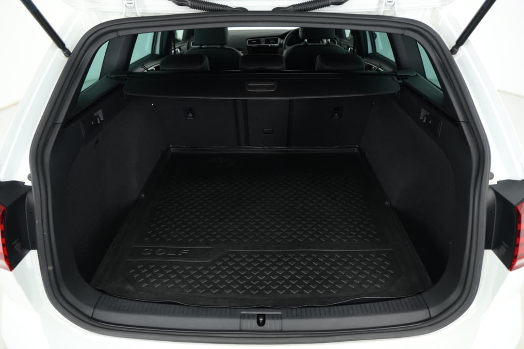 2018 Volkswagen Golf R, Automatic, 102709 km, Boot Inside View