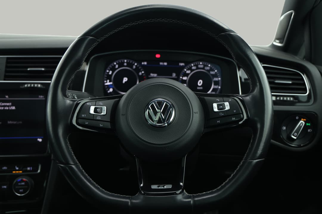 2018 Volkswagen Golf R, Automatic, 102709 km, Steering Wheel Close-up