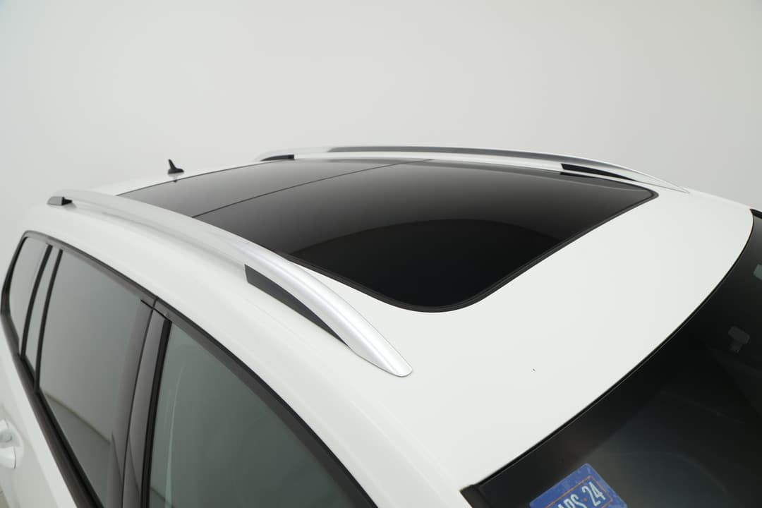 2018 Volkswagen Golf R, Automatic, 102709 km, Roof/Sunroof View