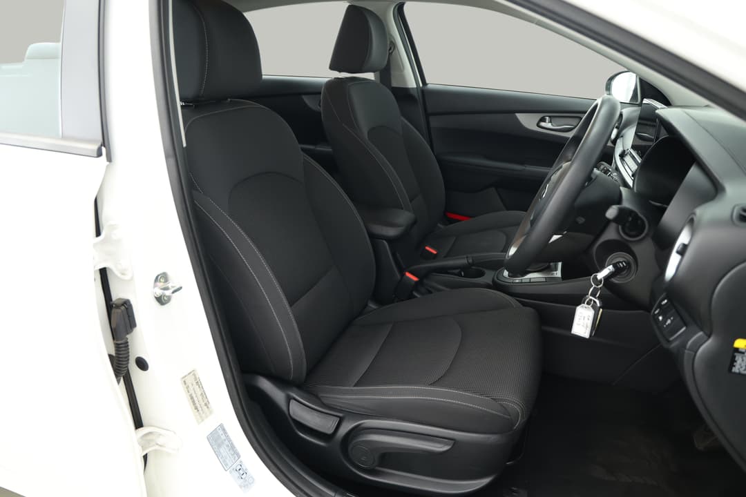 2020 Kia Cerato S, Automatic, 66657 km, Right Side Front Door Cabin View