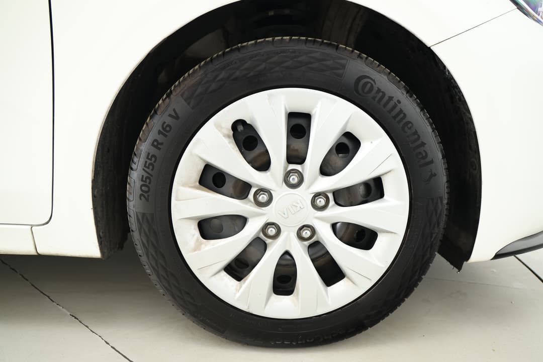 2020 Kia Cerato S, Automatic, 66657 km, Right Front Wheel