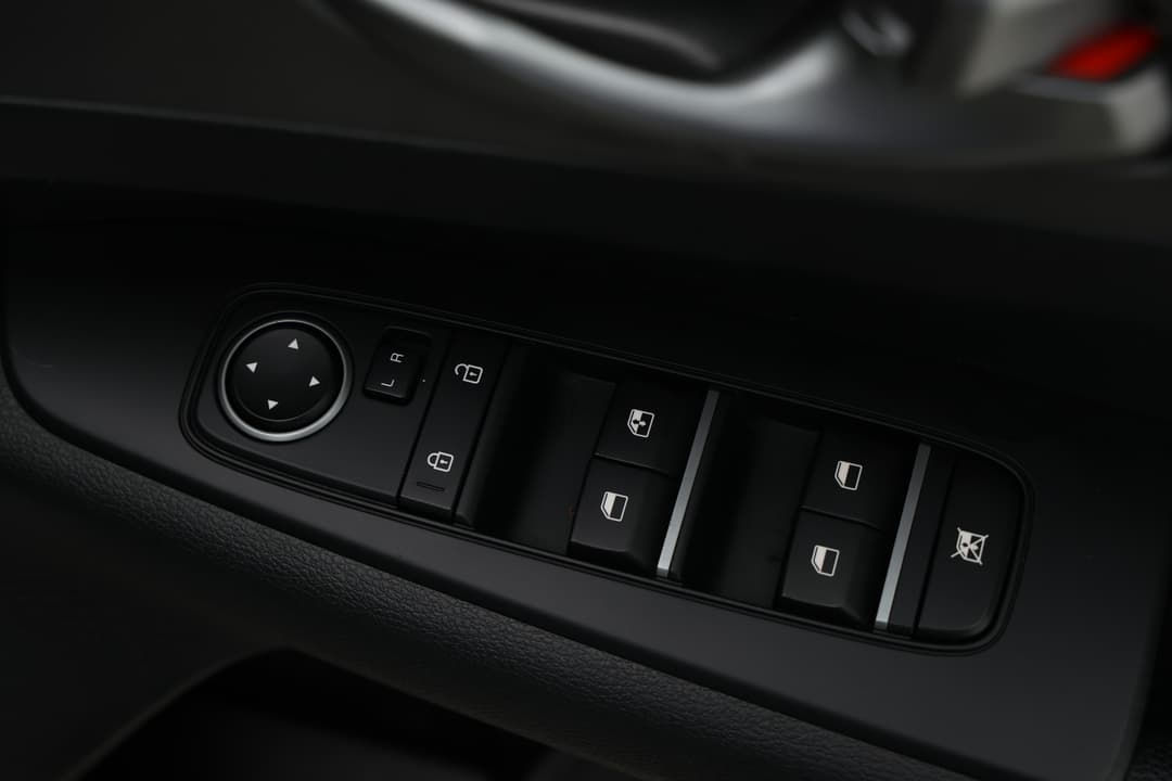 2020 Kia Cerato S, Automatic, 66657 km, Drivers Side Door Panel Controls