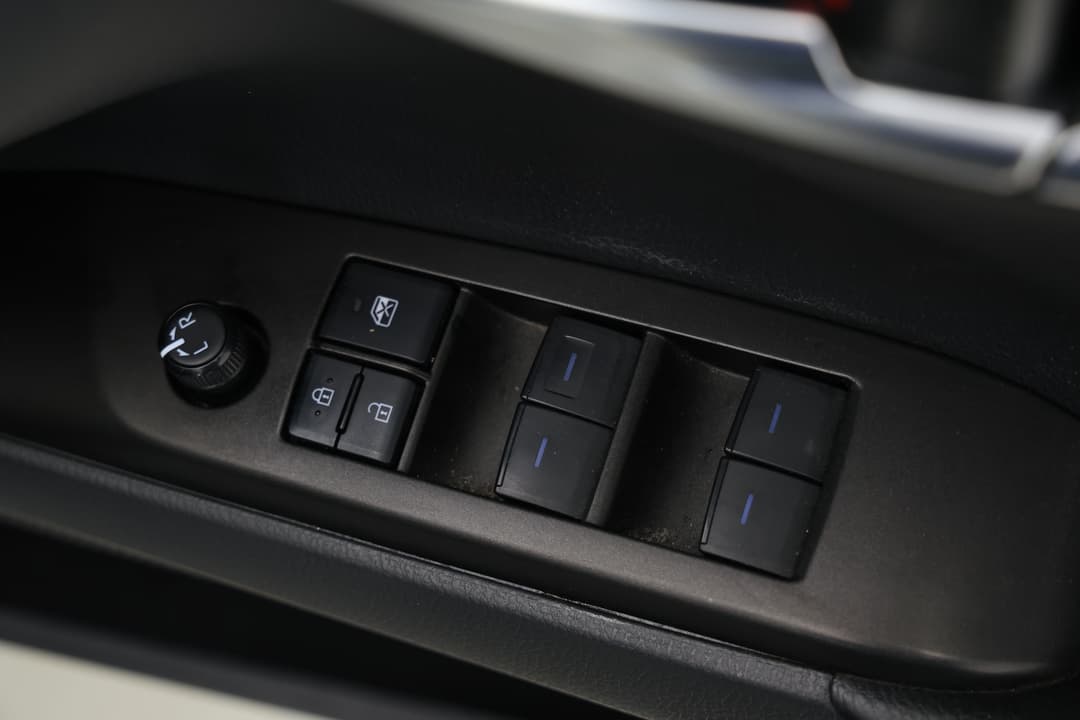 2022 Toyota Camry Ascent Hybrid, Automatic, 83762 km, Drivers Side Door Panel Controls