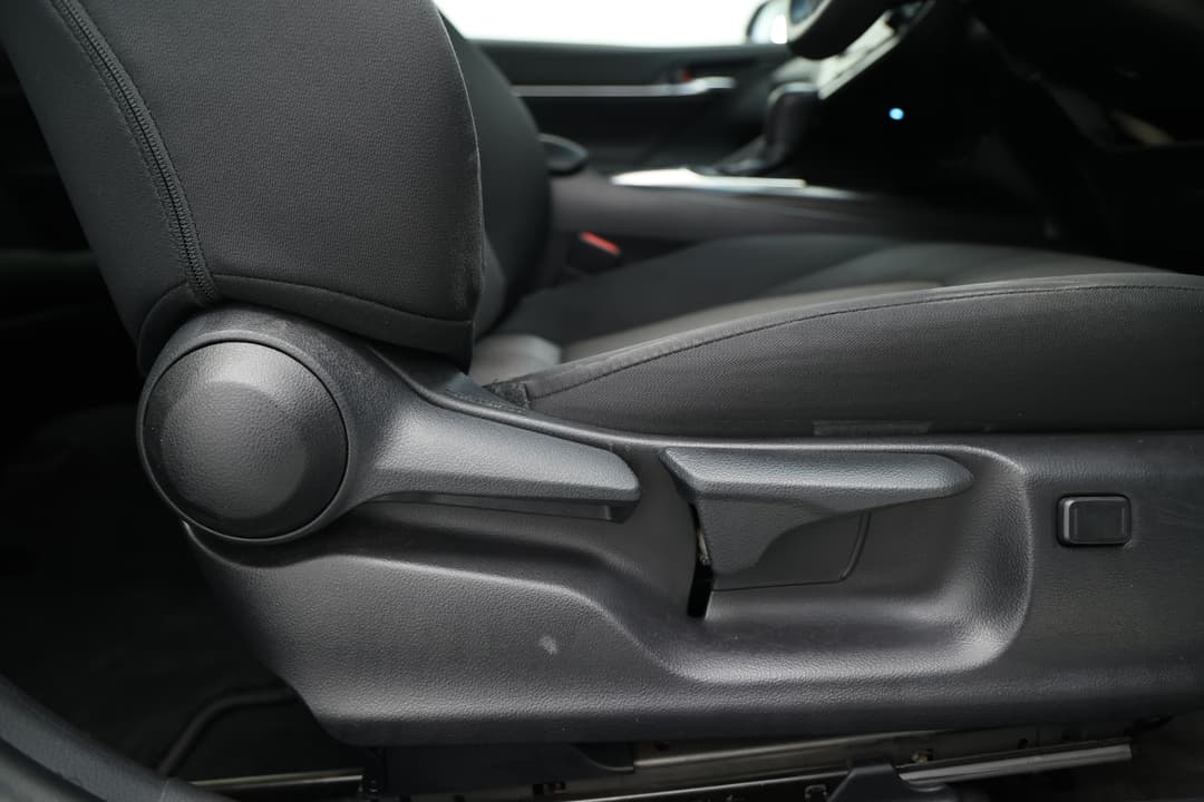 2022 Toyota Camry Ascent Hybrid, Automatic, 83762 km, Drivers Side Adjustment Panel