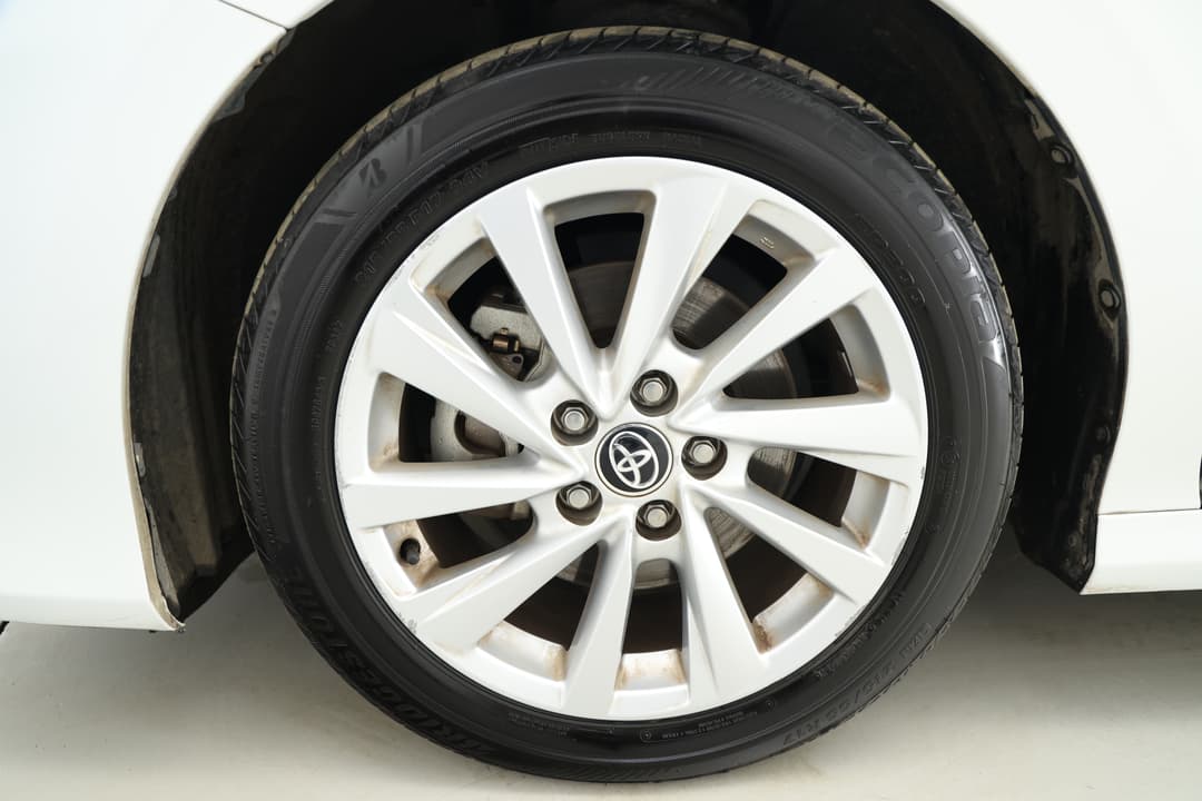 2022 Toyota Camry Ascent Hybrid, Automatic, 83762 km, Left Front Wheel