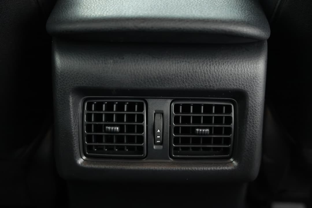 2022 Toyota Camry Ascent Hybrid, Automatic, 83762 km, Rear A/C Vent