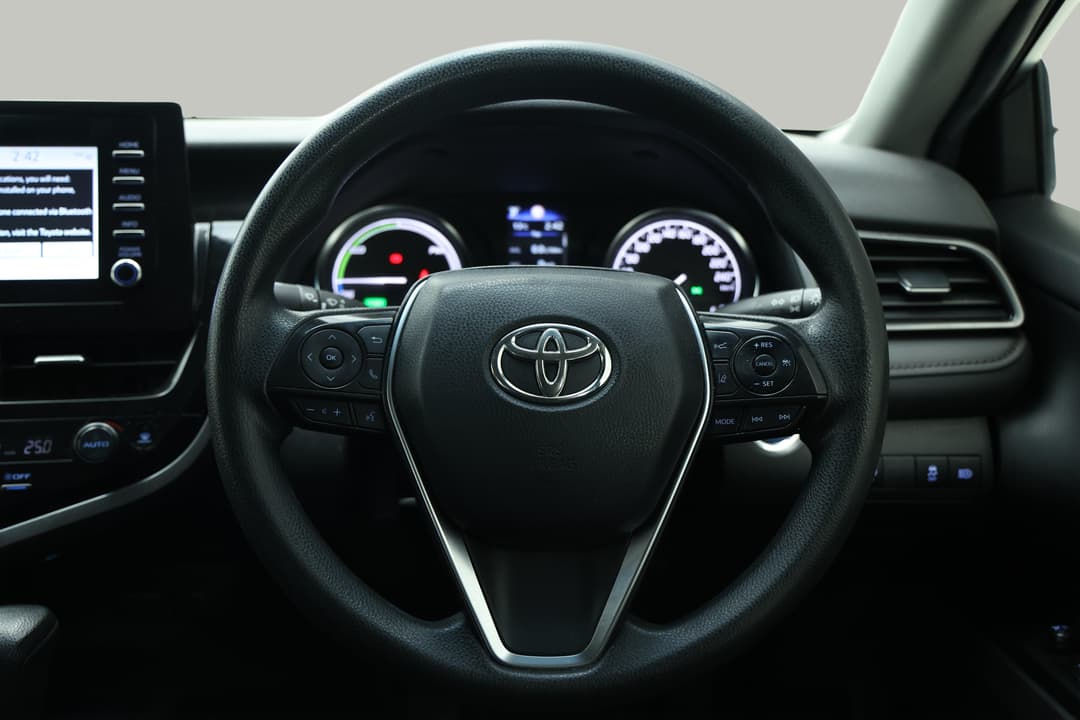 2022 Toyota Camry Ascent Hybrid, Automatic, 83762 km, Steering Wheel Close-up