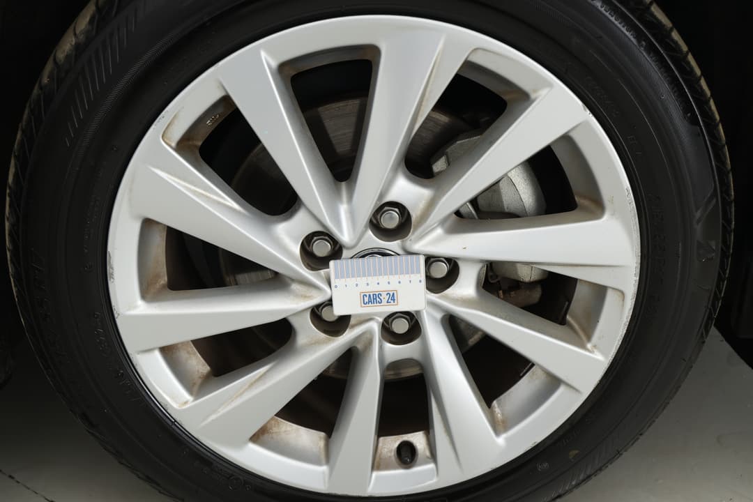 2022 Toyota Camry Ascent Hybrid, Automatic, 83762 km, Wheels Rim Front LHS Gutter Rash