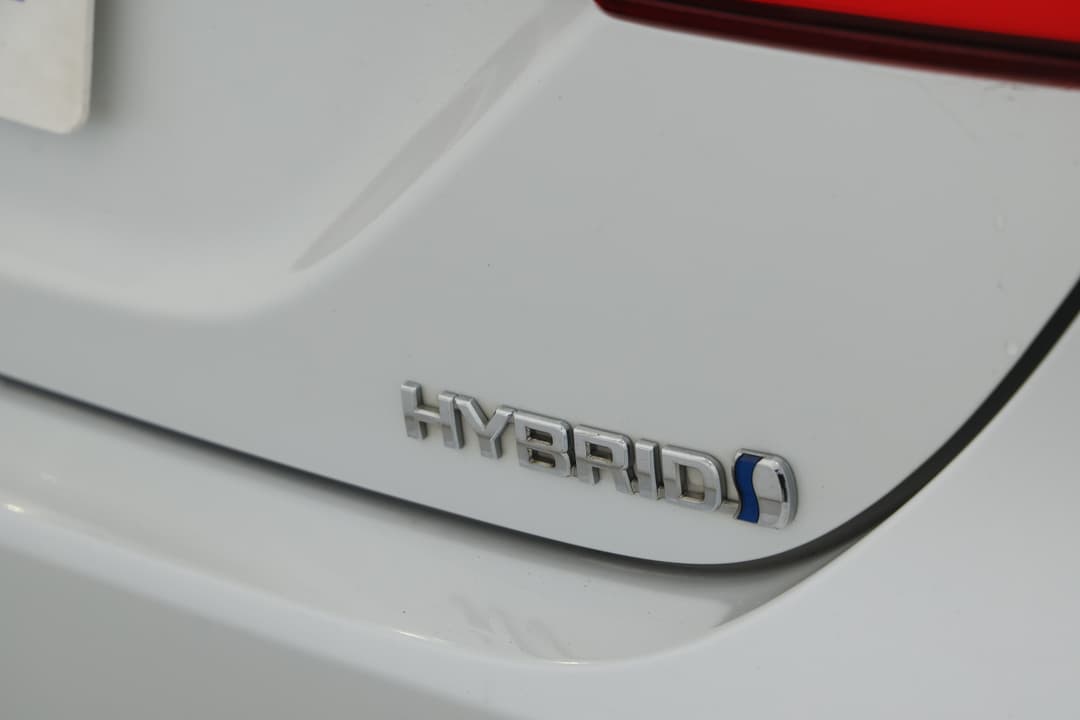 2022 Toyota Camry Ascent Hybrid, Automatic, 83762 km, Badge (Boot Right Side)