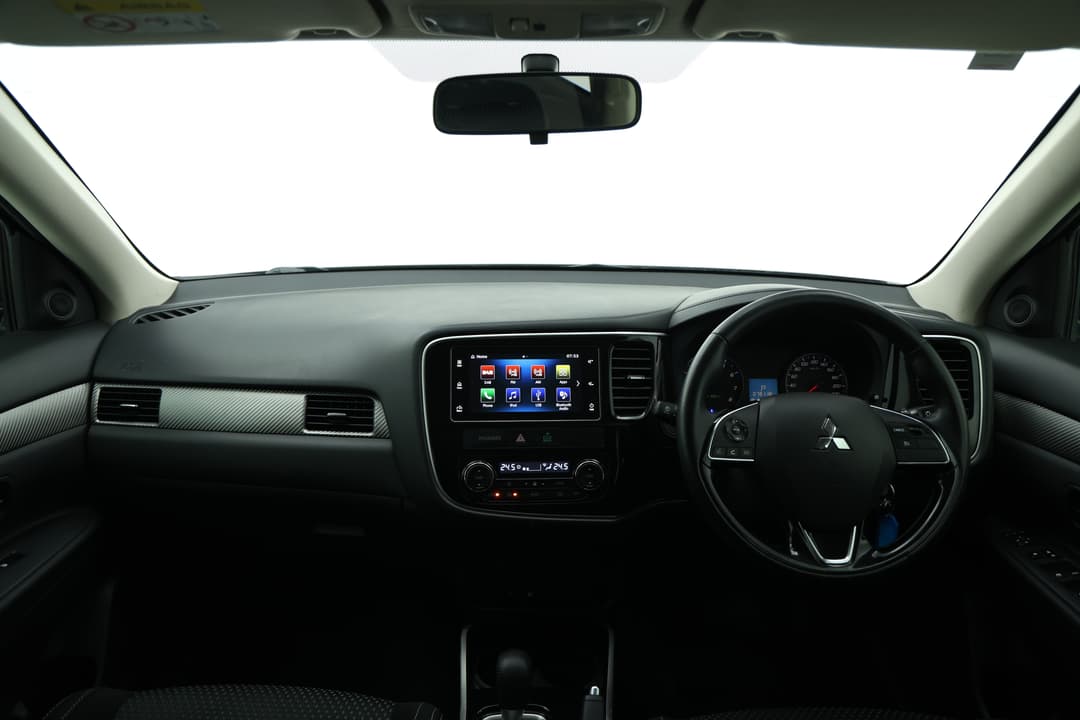2017 Mitsubishi Outlander Ls (4x2), Automatic, 78118 km, Dashboard View