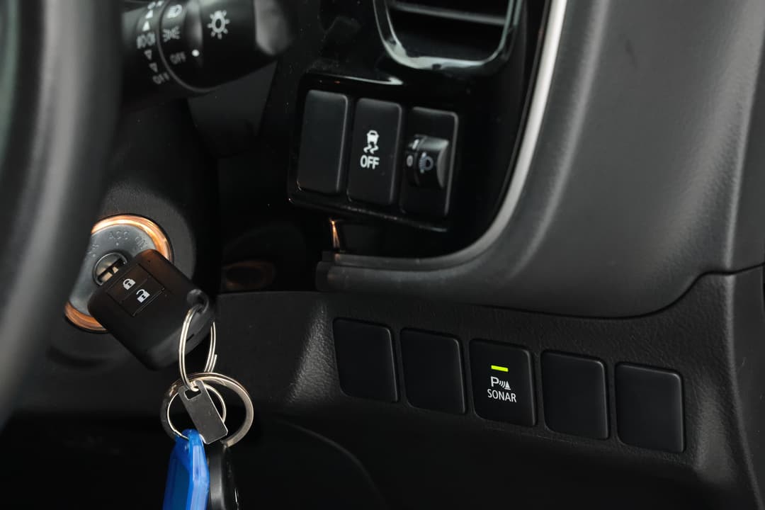 2017 Mitsubishi Outlander Ls (4x2), Automatic, 78118 km, Utility Switches/Buttons