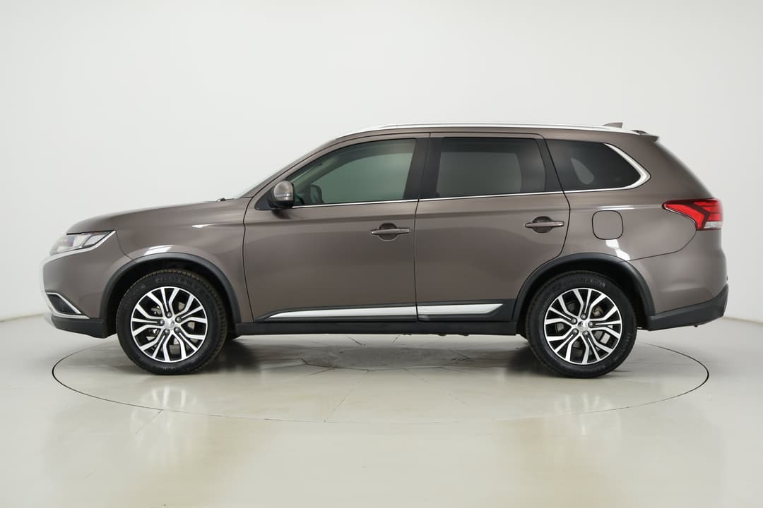 2017 Mitsubishi Outlander Ls (4x2), Automatic, 78118 km, Left Side View