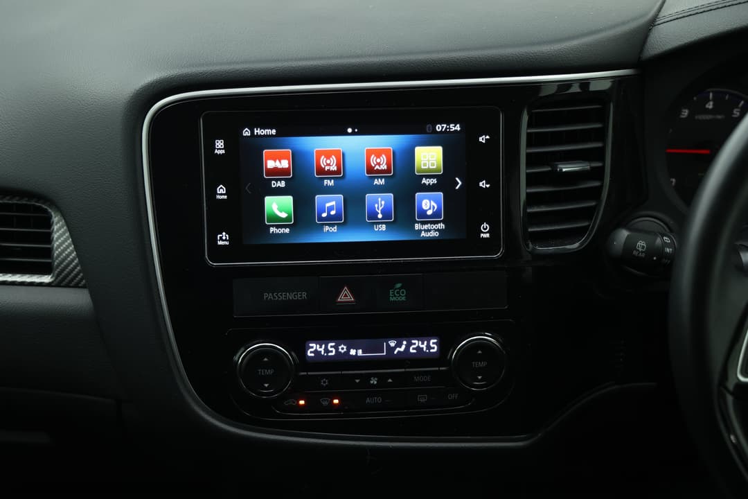 2017 Mitsubishi Outlander Ls (4x2), Automatic, 78118 km, Center Console