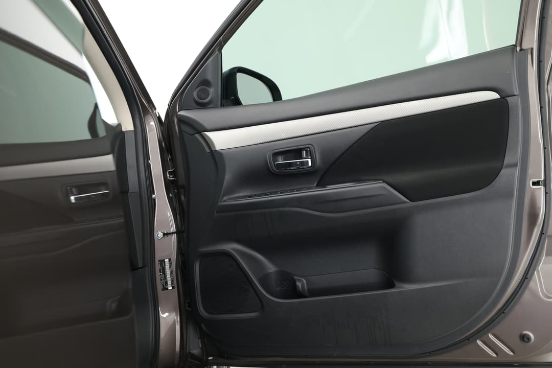 2017 Mitsubishi Outlander Ls (4x2), Automatic, 78118 km, Speaker View