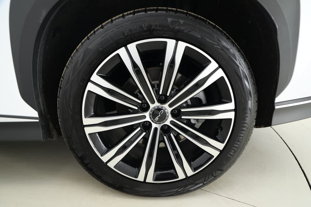 2025 Byd Sealion 7 Premium, Automatic, 9734 km, Left Rear Wheel