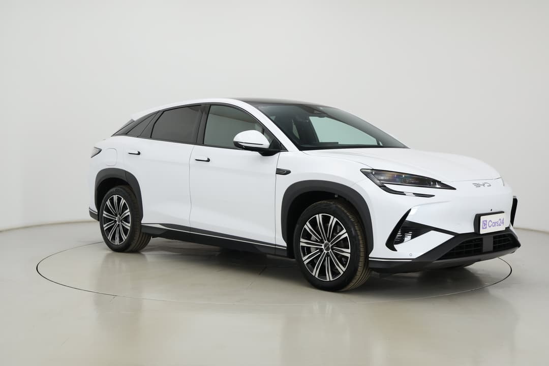 2025 Byd Sealion 7 Premium, Automatic, 9734 km, Right Front Diagonal (45- Degree) View