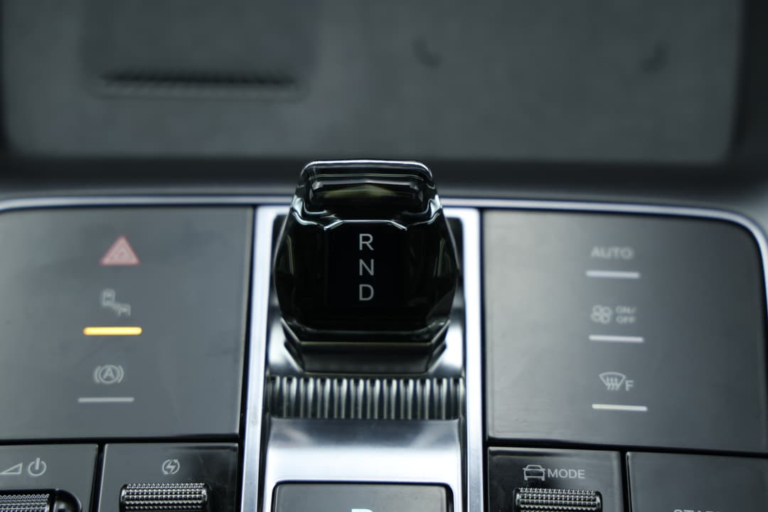 2025 Byd Sealion 7 Premium, Automatic, 9734 km, Gear Lever 