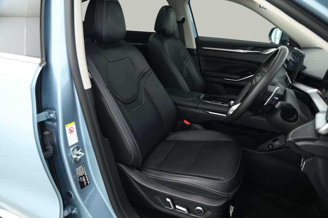2022 GWM Haval H6 Ultra, Automatic, 51338 km, Right Side Front Door Cabin View