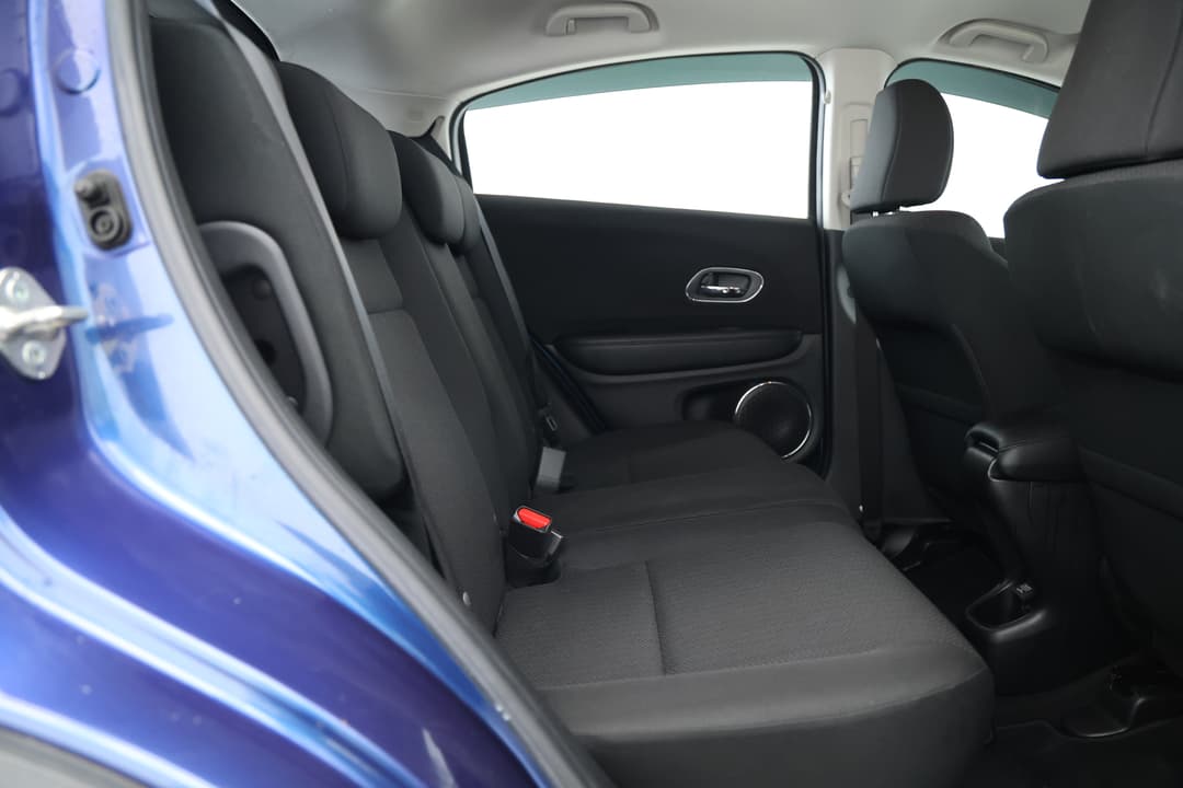 2018 Honda HR-V Vti-s, Automatic, 86935 km, Right Side Rear Door Cabin View