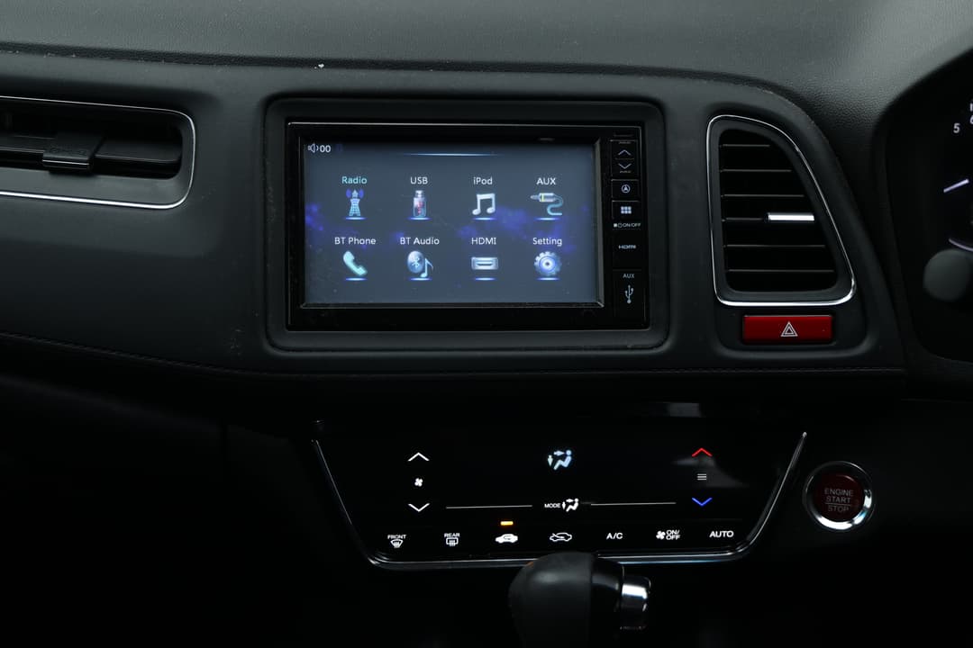 2018 Honda HR-V Vti-s, Automatic, 86935 km, Center Console