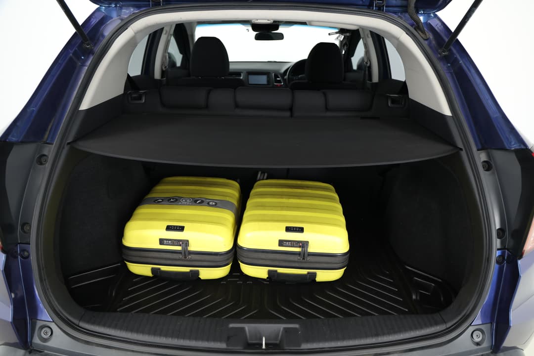 2018 Honda HR-V Vti-s, Automatic, 86935 km, Boot Inside View with Luggage