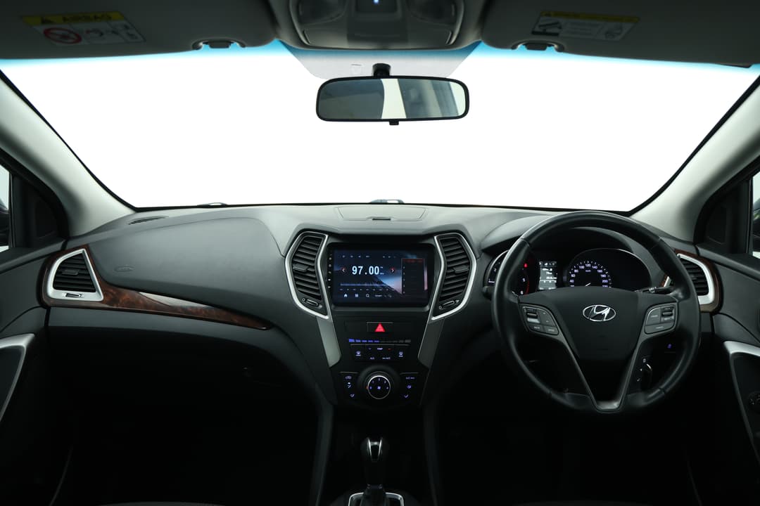 2017 Hyundai Santa Fe Active Crdi (4x4), Automatic, 94395 km, Dashboard View