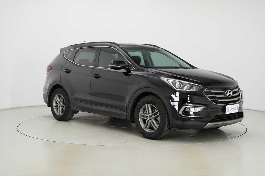 2017 Hyundai Santa Fe Active Crdi (4x4), Automatic, 94395 km, Right Front Diagonal (45- Degree) View