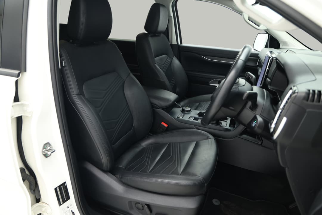 2022 Ford Everest Trend (4x4), Automatic, 39105 km, Right Side Front Door Cabin View