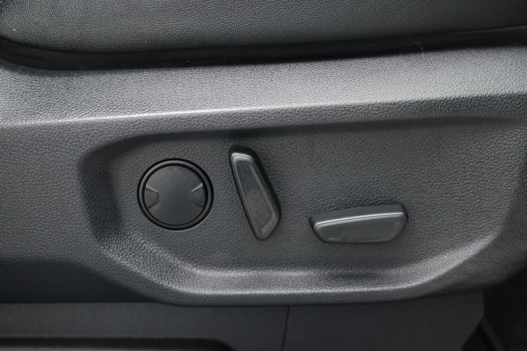 2022 Ford Everest Trend (4x4), Automatic, 39105 km, Drivers Side Adjustment Panel