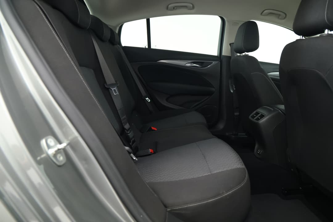 2018 Holden Commodore Lt, Automatic, 81786 km, Right Side Rear Door Cabin View