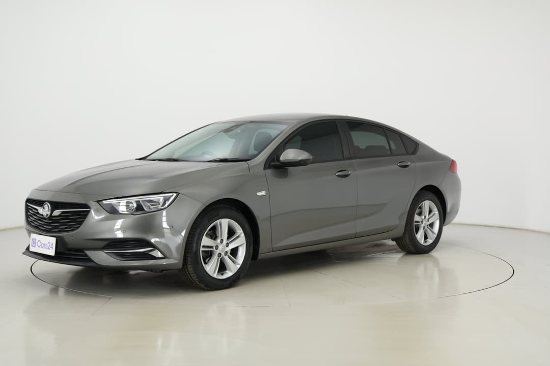 2018 Holden Commodore Lt, Automatic, 81786 km, Left Front Diagonal (45- Degree) View
