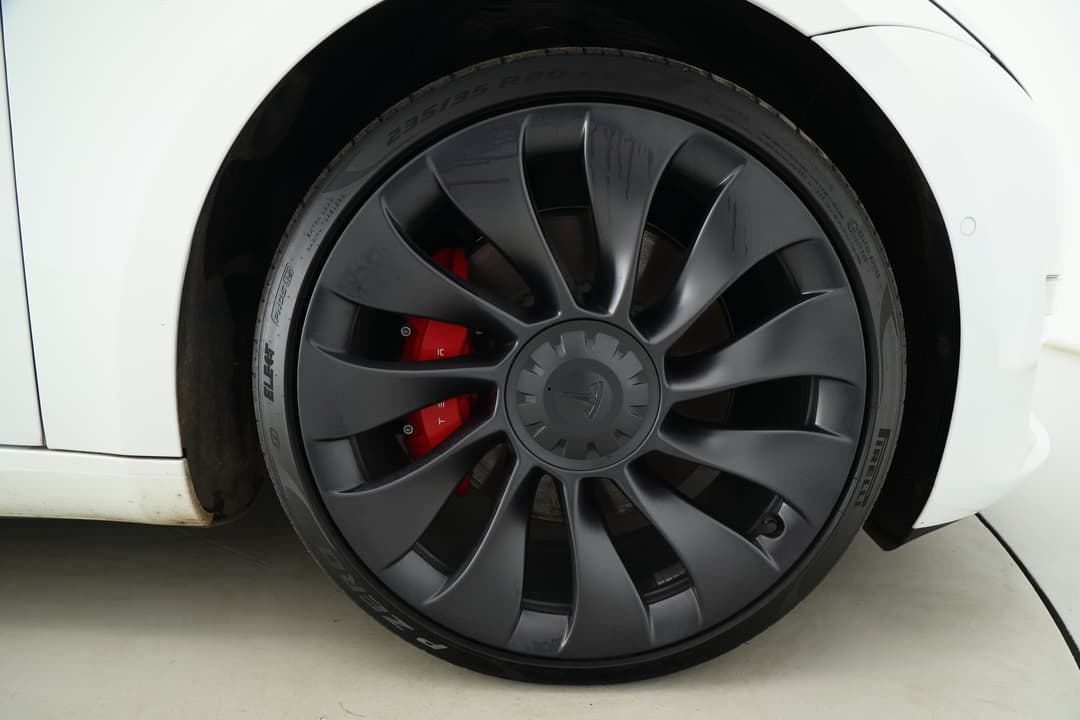 2022 Tesla Model 3 Performance, Automatic, 37333 km, Right Front Wheel