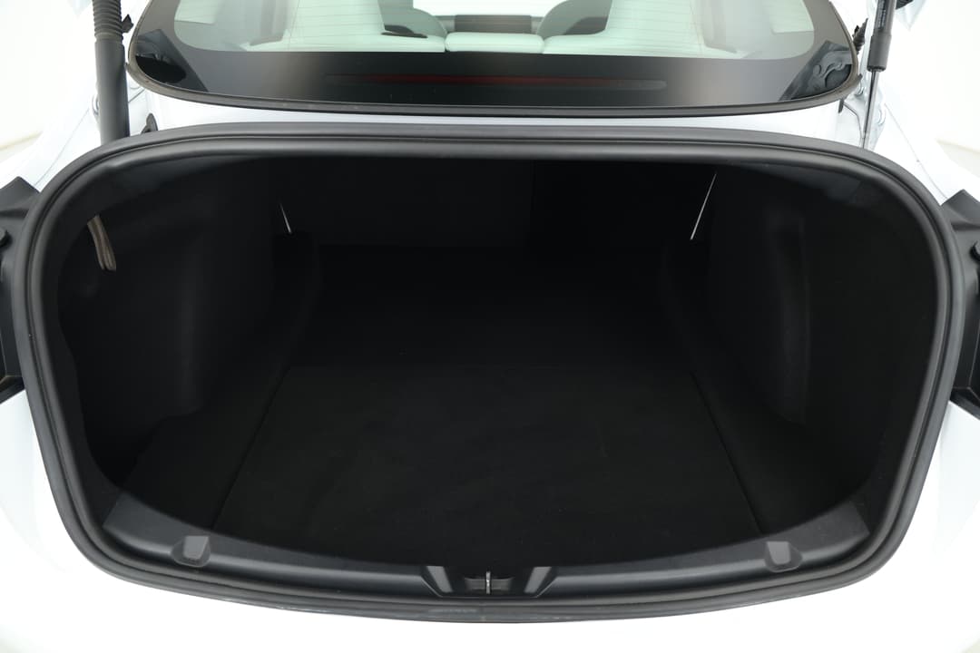 2022 Tesla Model 3 Performance, Automatic, 37333 km, Boot Inside View