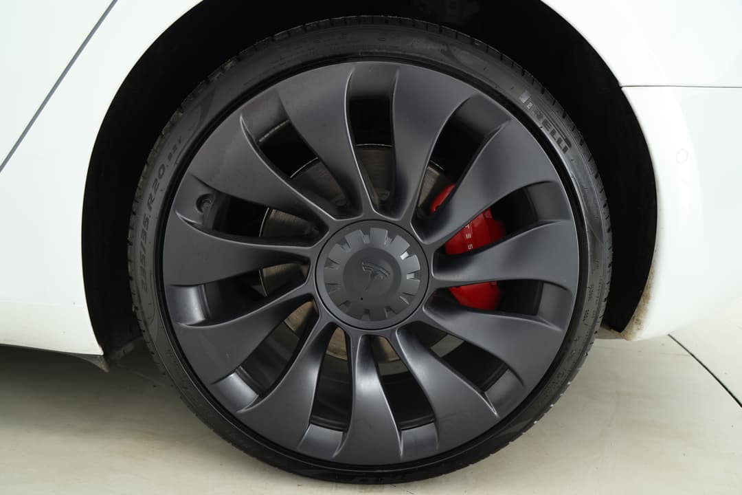 2022 Tesla Model 3 Performance, Automatic, 37333 km, Left Rear Wheel