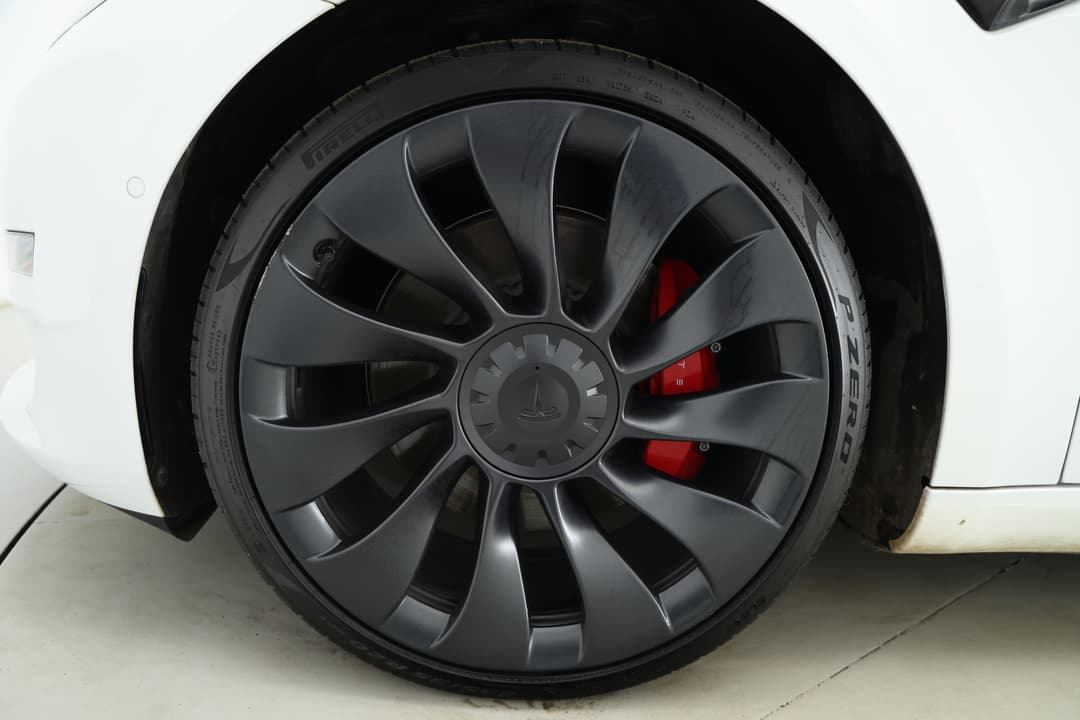 2022 Tesla Model 3 Performance, Automatic, 37333 km, Left Front Wheel